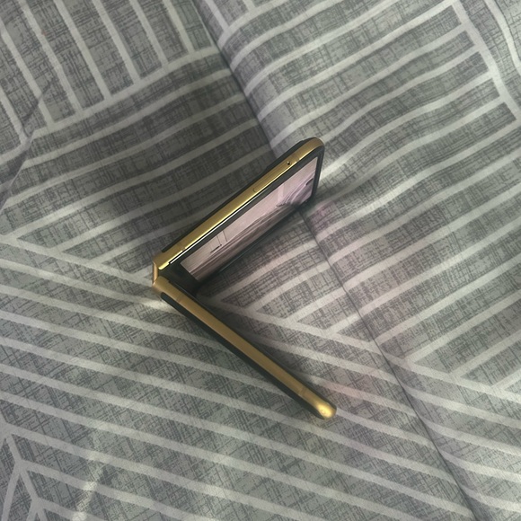 Motorola razr - Picture 3 of 8